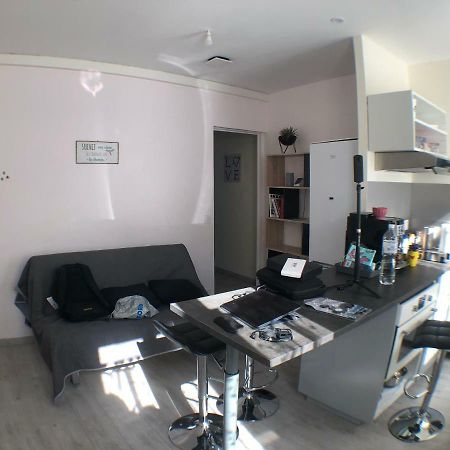 Appartement Lisieux Calme Tres Bien Equipe エクステリア 写真