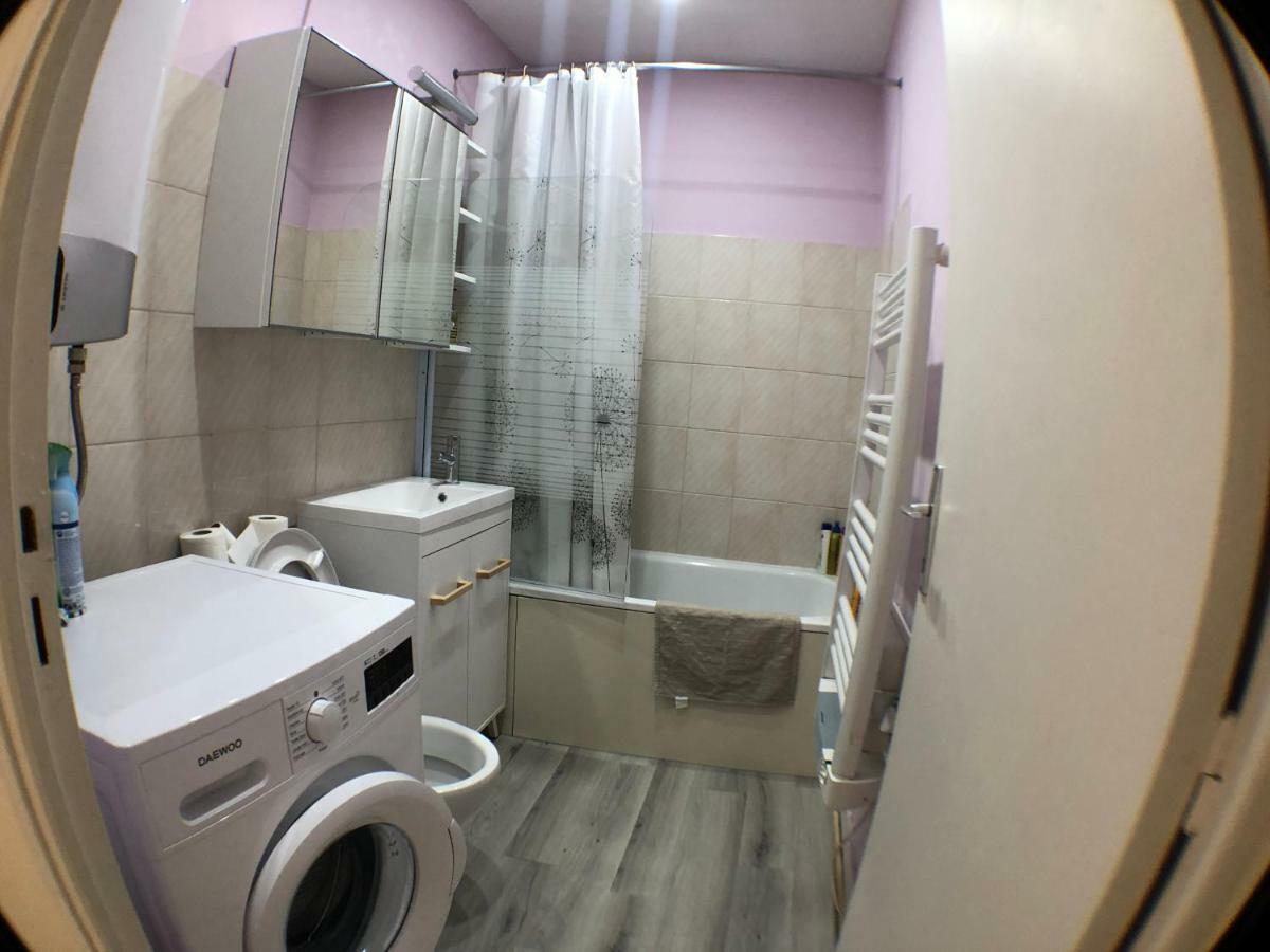 Appartement Lisieux Calme Tres Bien Equipe エクステリア 写真