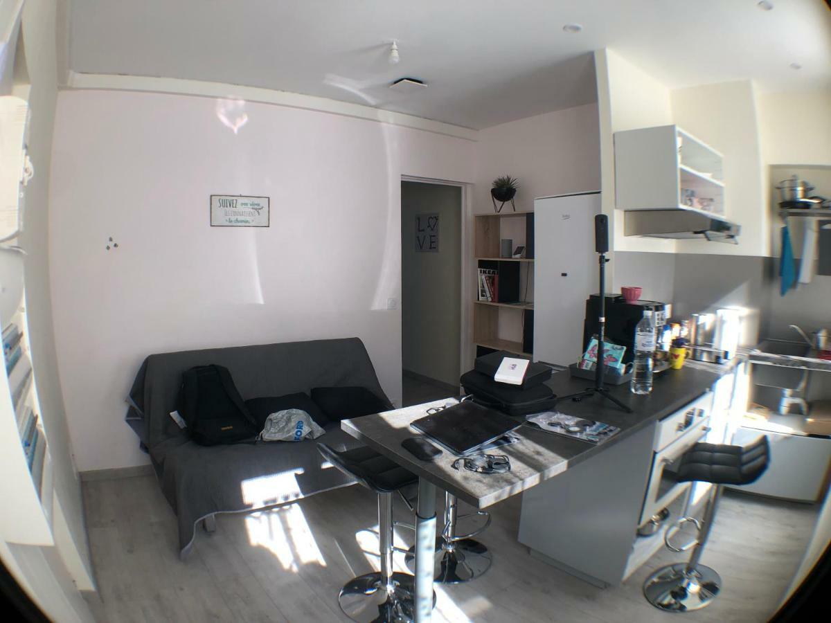Appartement Lisieux Calme Tres Bien Equipe エクステリア 写真