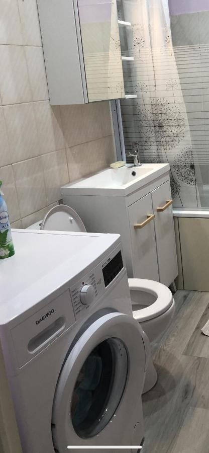 Appartement Lisieux Calme Tres Bien Equipe エクステリア 写真